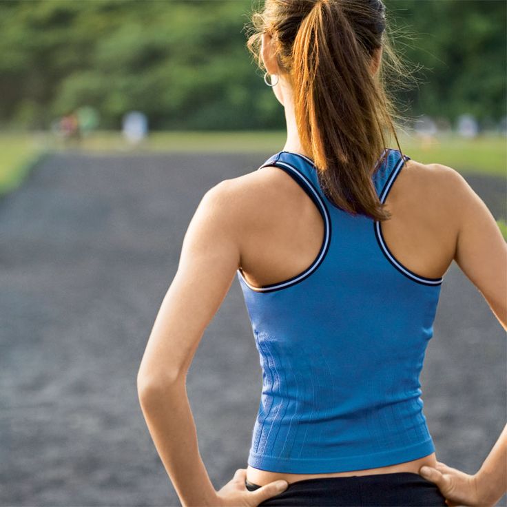 Thẳng vai khi đi bộ