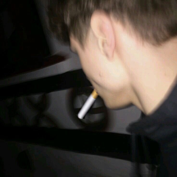 đàn ông hút thuốc gây lão hoá da