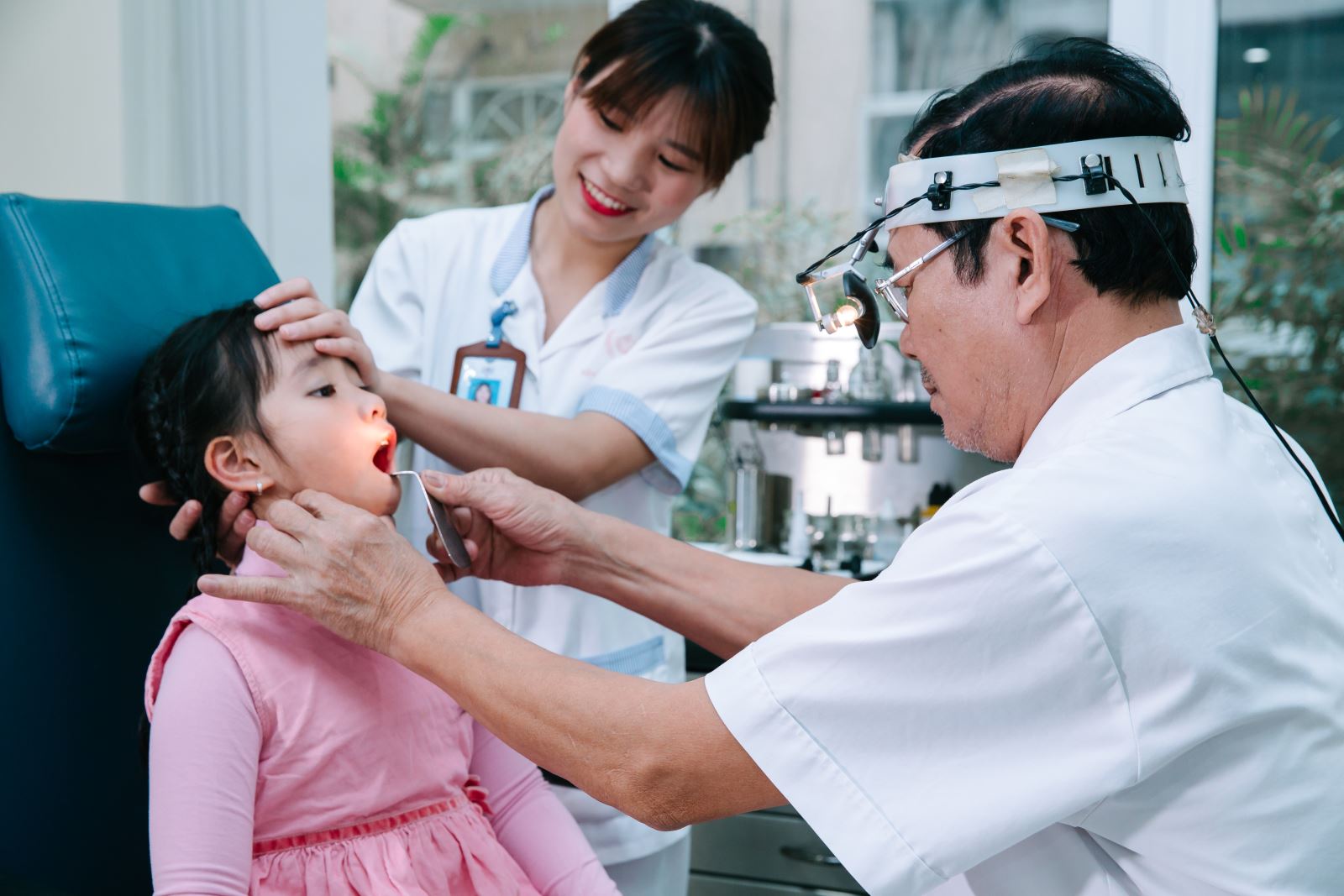 Trẻ ngủ há miệng và ngáy to cần được kiểm tra sớm các vấn đề ở đường thở trên